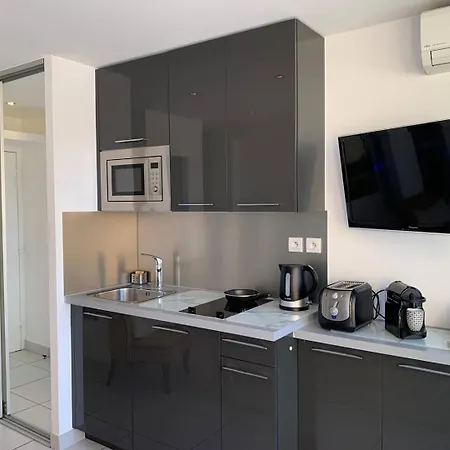 665 2 Pers Port Nature 5 Pres Du Qg アパート *